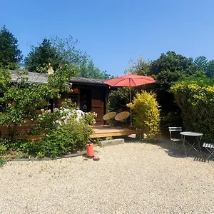 En Pleine Nature Au Bord D'un Etang Lanvallay